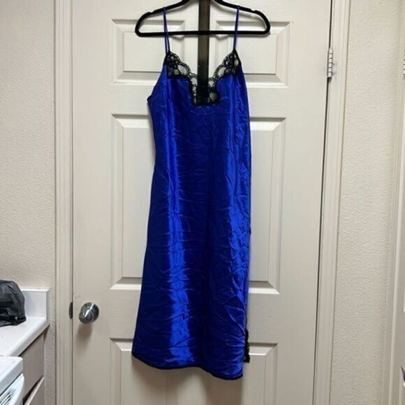 Avon  Vintage Nightgown - Picture 1 of 7